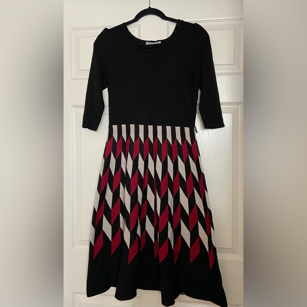 Danny & Nicole Black and Red Diamond Pattern Dress